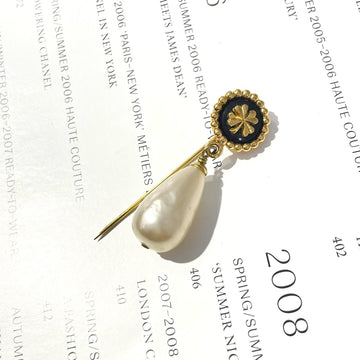 Chanel Vintage 1992 Pearl Teardrop Brooch - 1×5cm - Grade A
