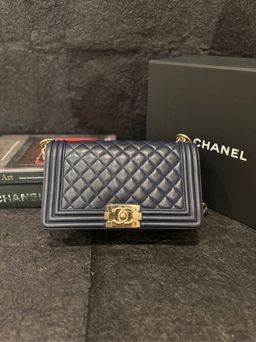 Chanel Lambskin Le Boy Medium with Gold Hardware - 25×15cm - A-Grade (Serial 22004257)