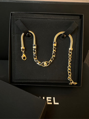 CHANEL Leather-Threaded Snake Chain Collarbone Necklace 21B - 43cm