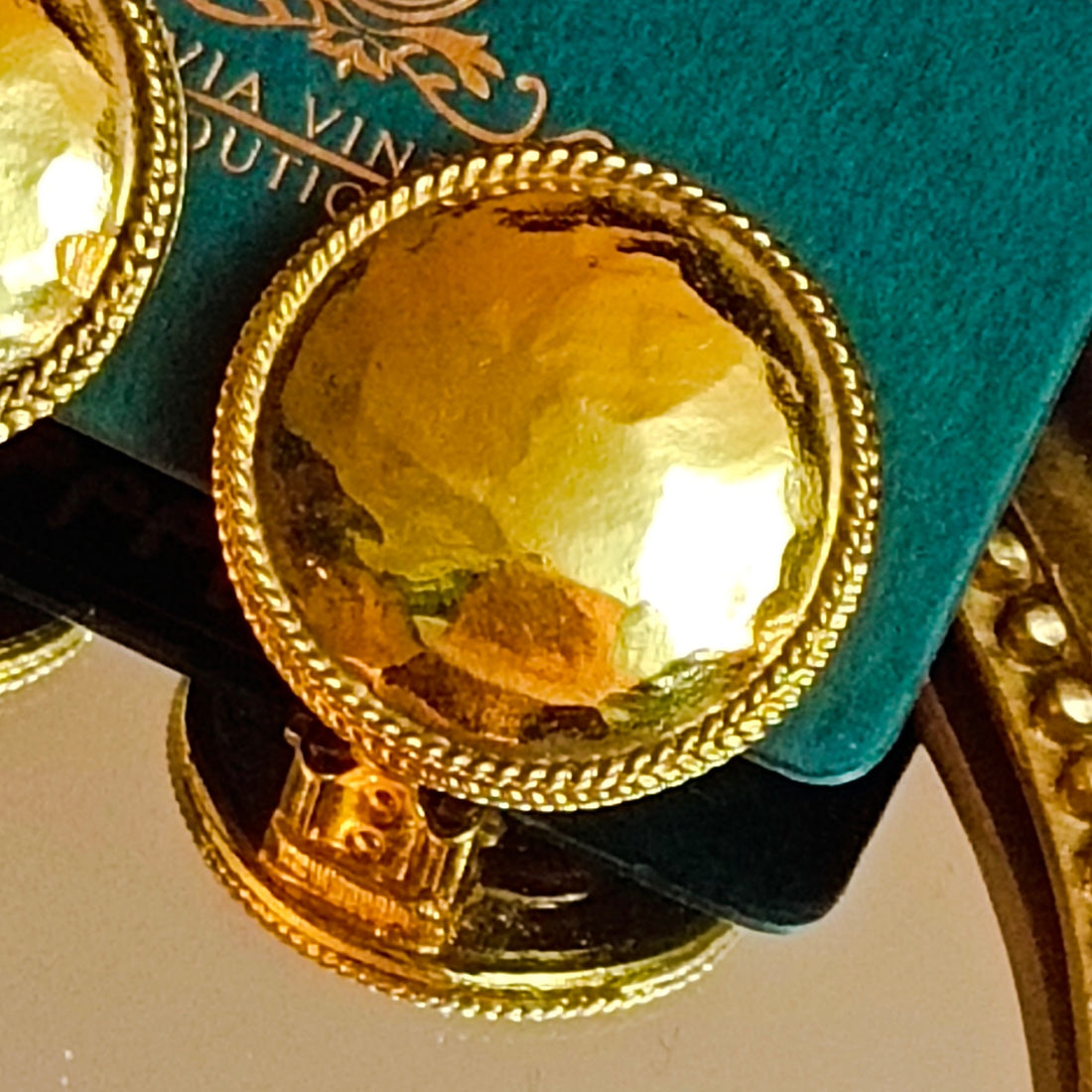 Chanel vintage round irregular clip-on earrings, diameter 2.2cm
