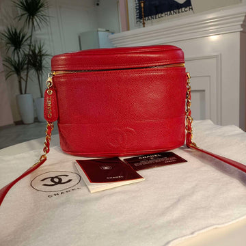 Chanel Red Caviar Leather Shoulder Bag with Gold Hardware -  authenticity card, dust bag and documentation (22×16cm) Serial 4308786-A-Grade