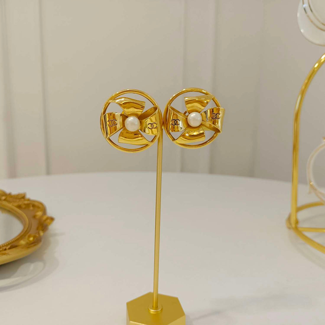Chanel-Style Windmill Pearl Clip-On Earrings, Grade A, Gold-Plated & Pearl, 1990s Vintage, Diameter 3.2cm （Originally no stamp designed）