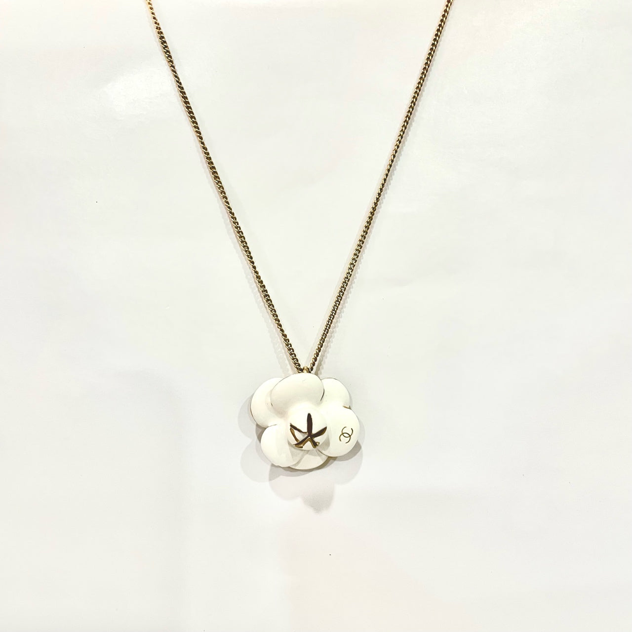 Chanel White Camellia Necklace 02P Gold-Plated | Grade A