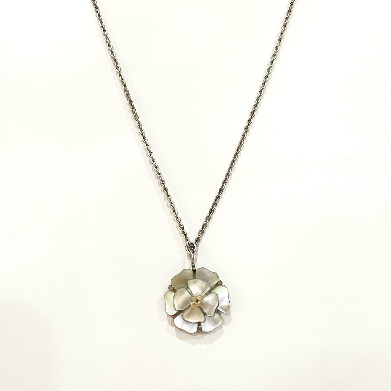 Chanel Mother-of-Pearl Camellia Pendant Necklace - 50cm - Grade A - Imitation Mother-of-Pearl - 98A