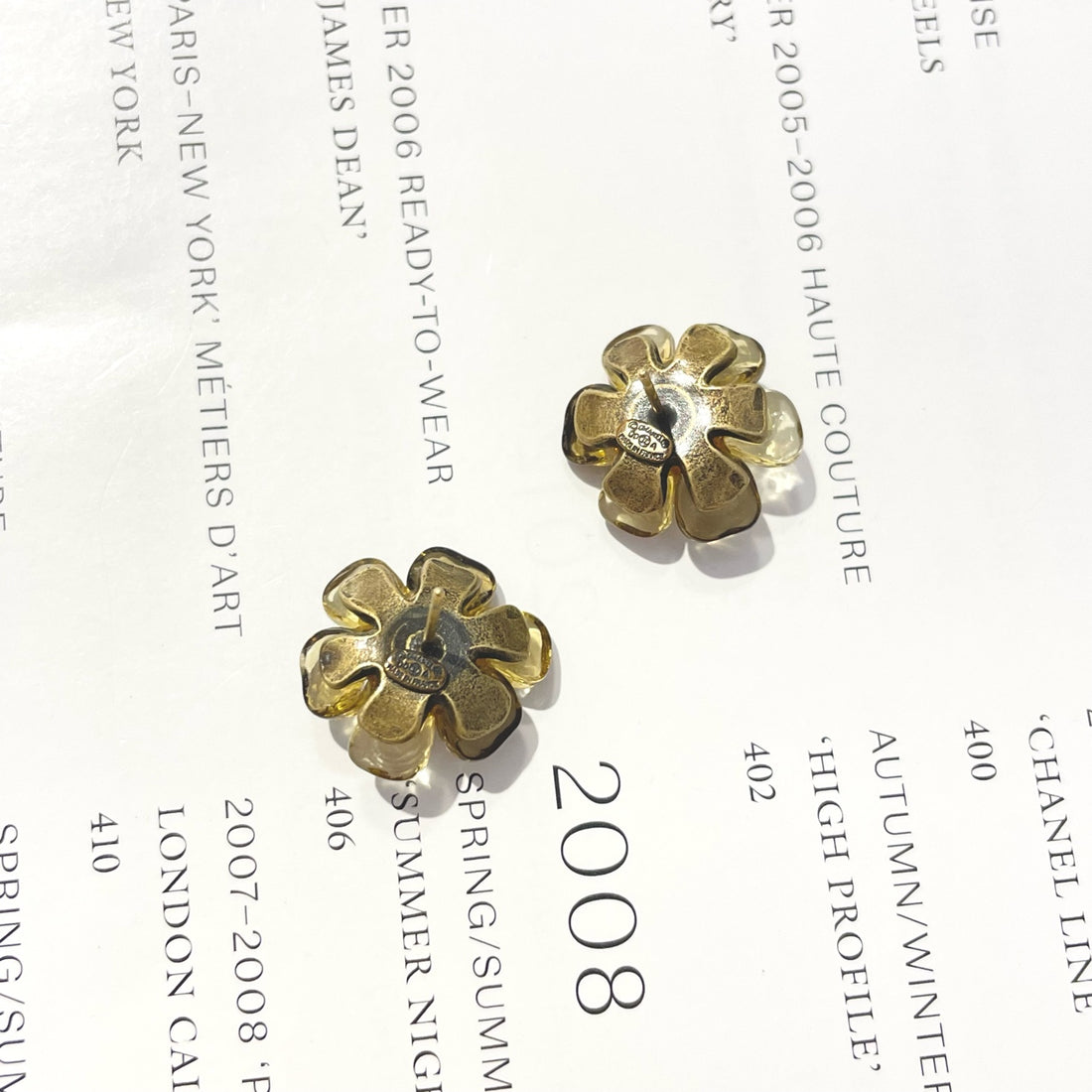 Chanel Vintage Glass Floral Stud Earrings - 1.8cm Diameter - Grade A - Resin & Glass