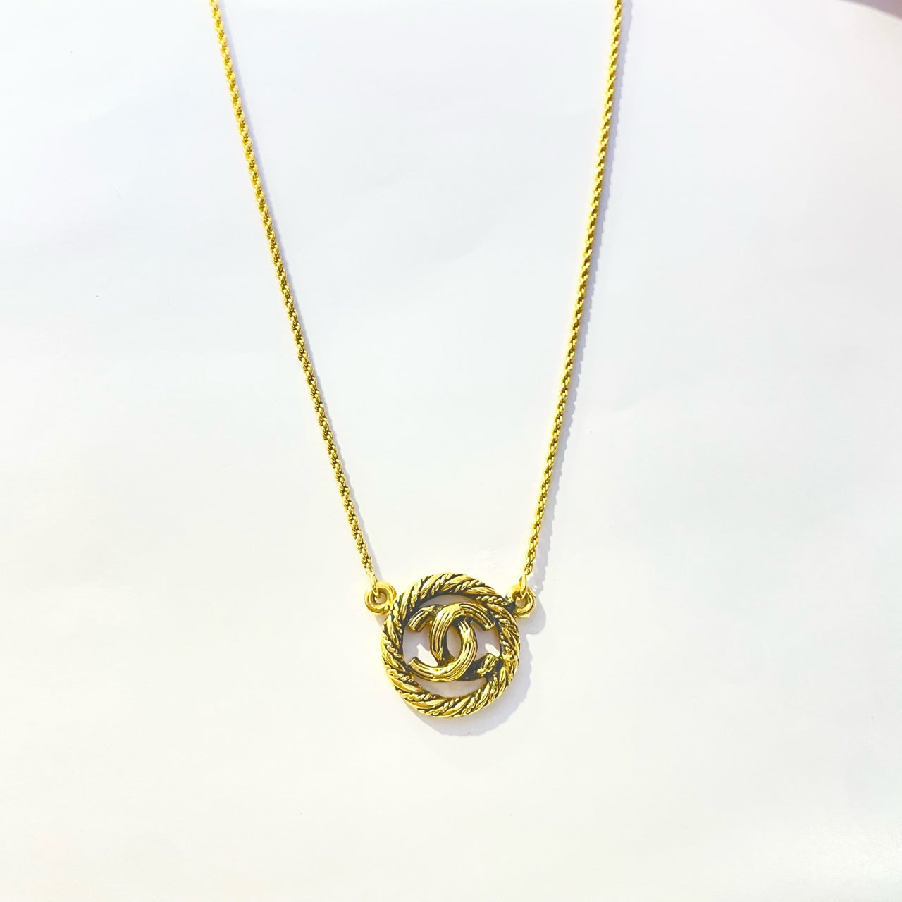 Chanel Vintage 1990s Gold-Plated Rope & Disc Pendant Necklace - Grade A