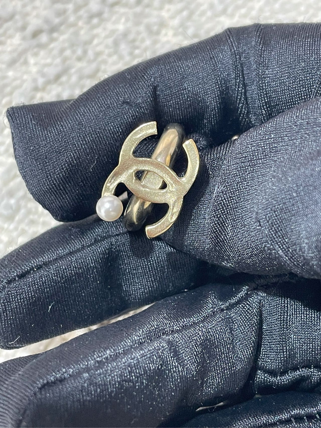Chanel Vintage Pearl Double C Ring -Inner diameter: 1.6cm-Gold-plated & Pearl