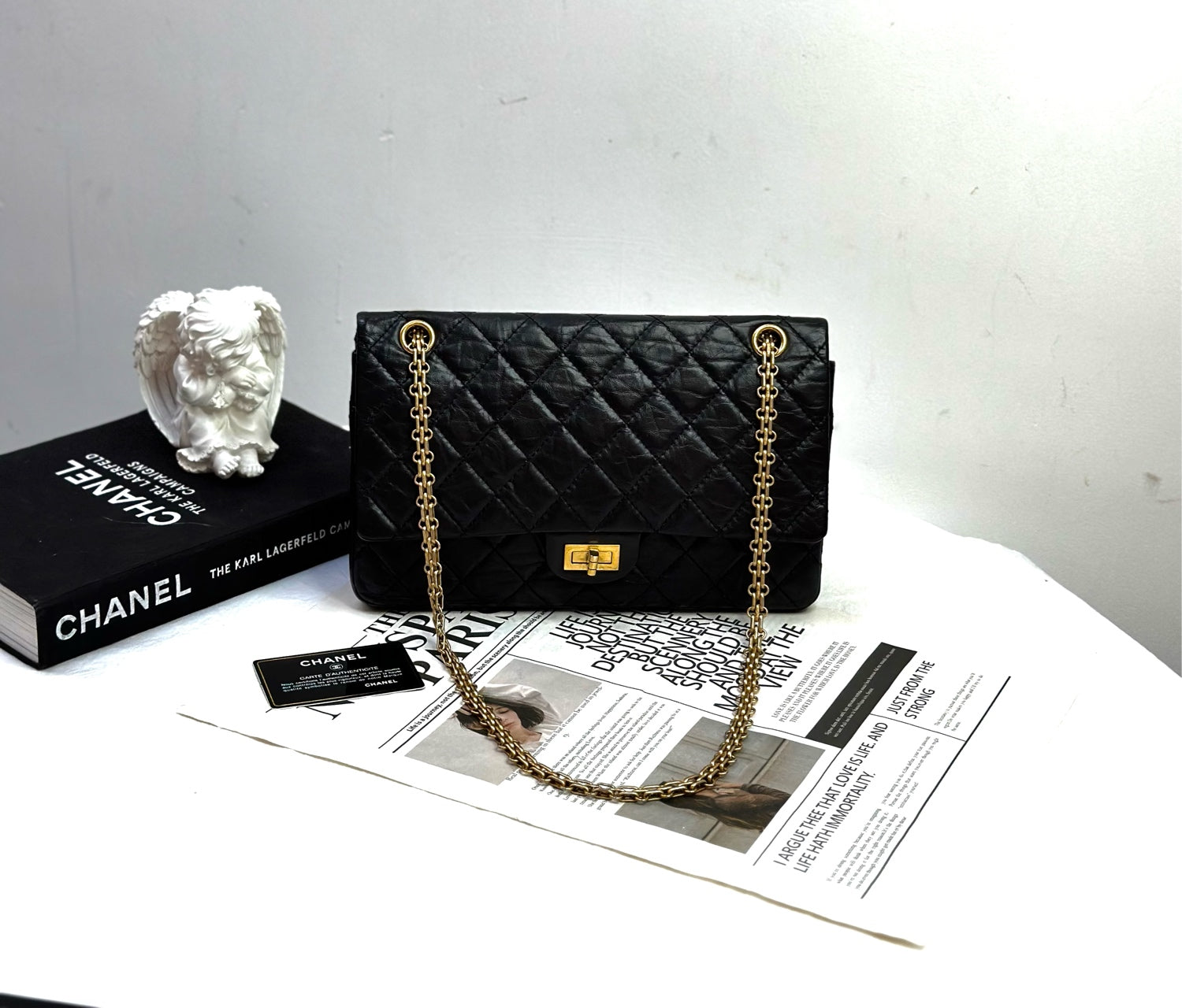 Chanel Black Gold 2.55 Reissue Medium (24-Series) - (includes authenticity card)-Calfskin 28×17cm - Serial 24554997