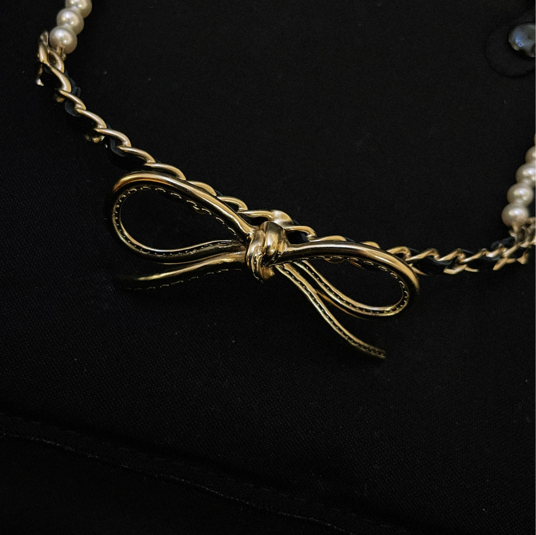 Chanel 22S Bow Pearl Choker Necklace-44cm-22S-Gold-plated&pearls&Leather