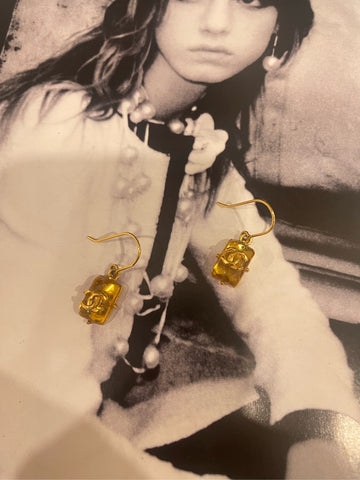 Chanel 99P Gold-Tone Glass Cube Drop Earrings-Total Length: 2.8cm, Pendant Size: 1.8cm × 0.6cm (L×W)