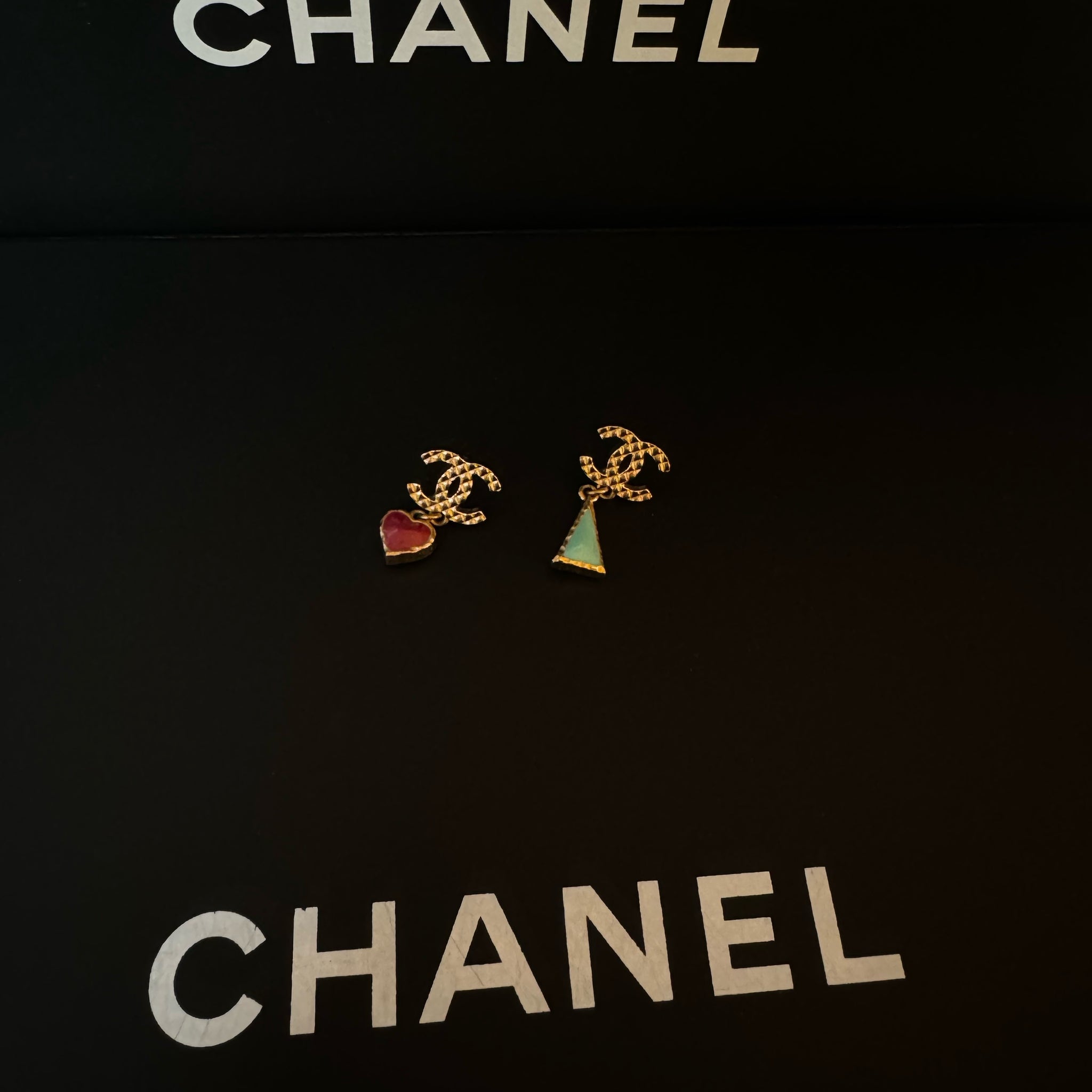 Chanel Geometric Pattern Double C Quilted Embossed Earrings 17P - Heart 2.6cm / Triangle 3cm