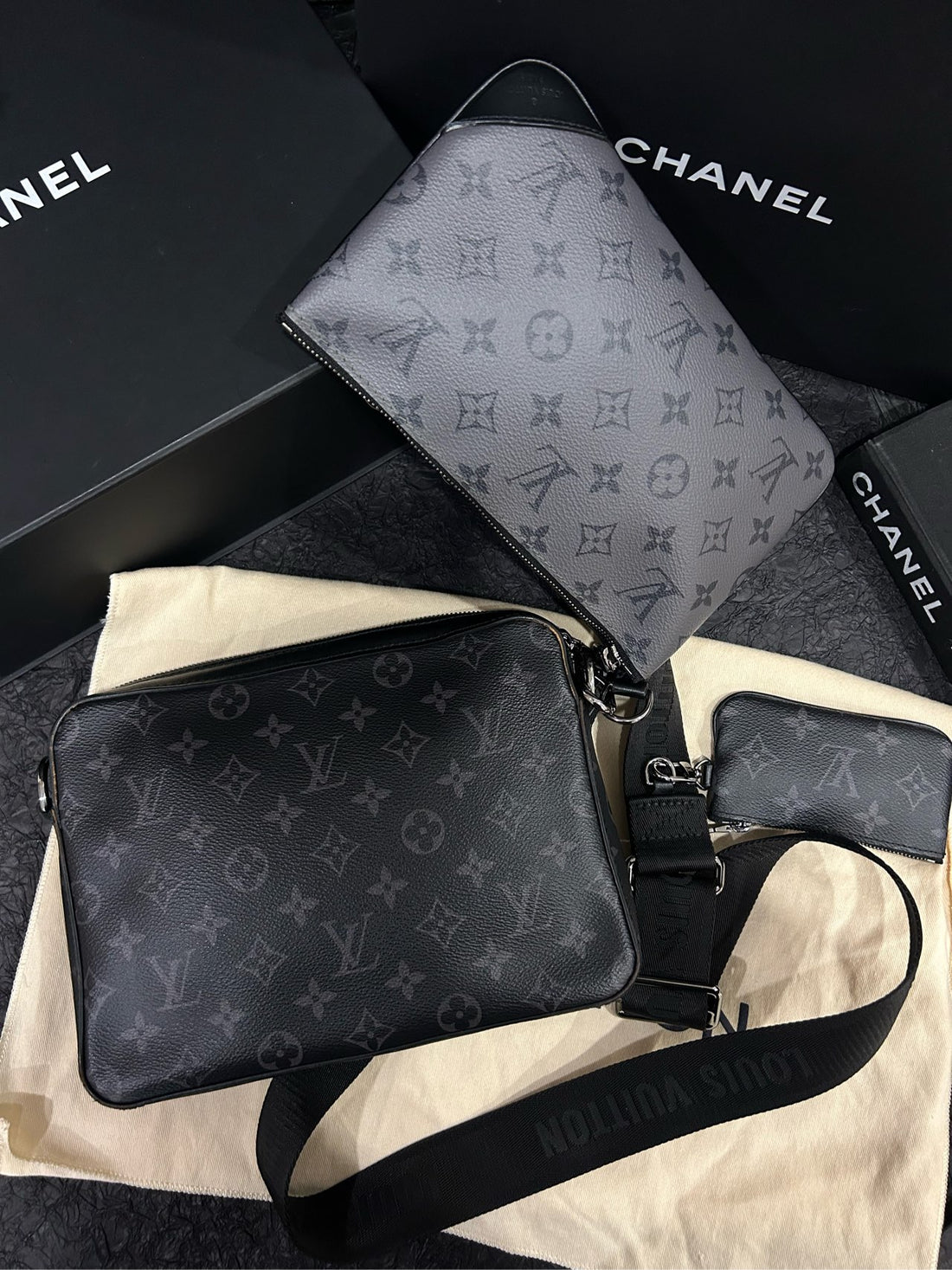 Louis Vuitton/LV Black Warrior Trio Men's Multi-Pocket Messenger Bag with Dust Bag | Made in France 25cm×19cm (Grade A) - Model TJ2260
