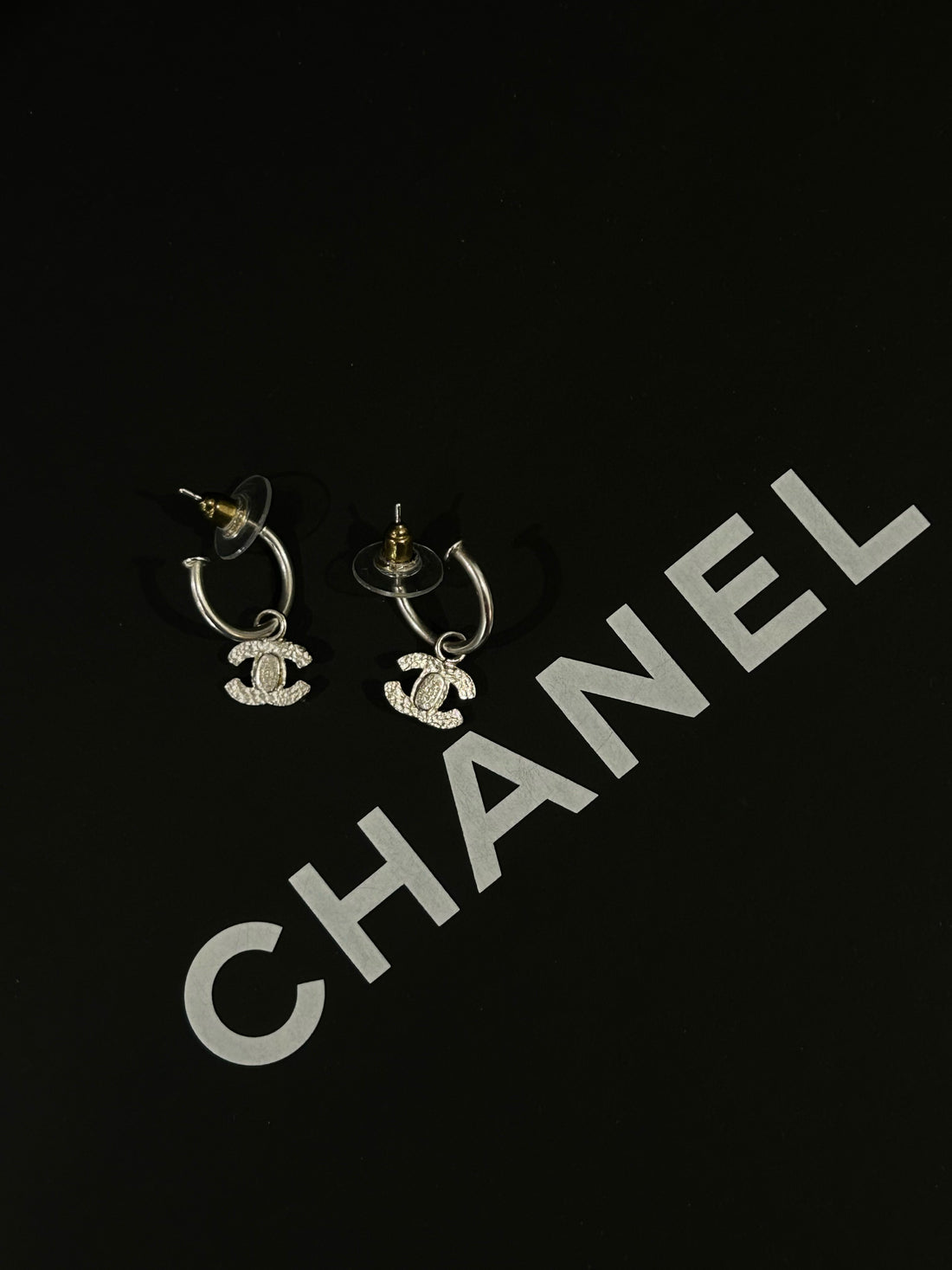 CHANEL Black & Silver CC Enamel Stud Earrings 04P - 1.6cm Silver Hoop (1cm CC Logo)-B+ Grade