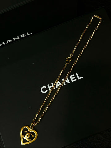 CHANEL Hollow Heart Pendant Necklace 95P - 60cm Gold Chain (A Grade)