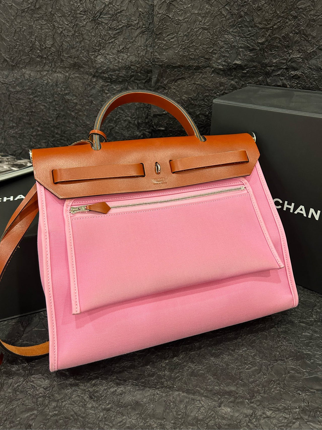 Hermès Herbag 31 in Pink with Silver Hardware (Model YTS002AJ, Grade A) ‌Dimensions‌: 31cm × 27cm | ‌Material‌: Canvas & Swift Leather